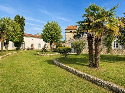 /international/fr/rochefort-charente-310108009151/