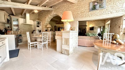 /international/fr/montroy-charente-310105234882/