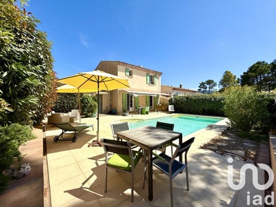 /international/fr/la-mole-provence-alpes-cote-d-azur-310099590698/