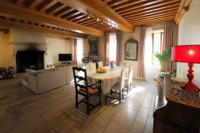 /international/fr/tournus-burgundy-120095732964/