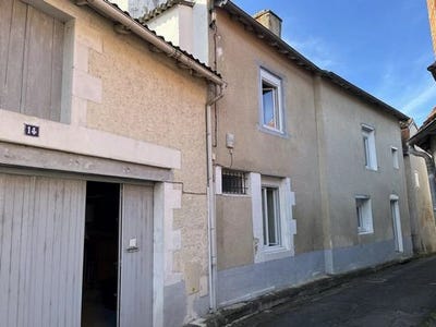 /international/fr/montmorillon-charente-120092189976/