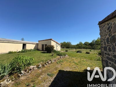 /international/fr/moncoutant-charente-310108403325/