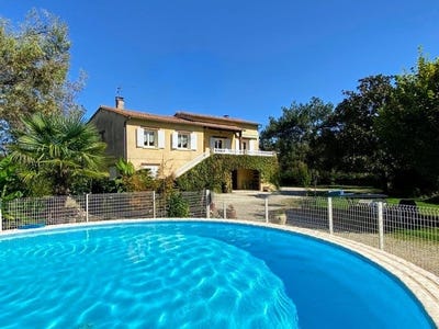 /international/fr/excideuil-aquitaine-310106838205/