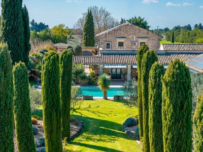 /international/fr/robion-provence-alpes-cote-d-azur-310106935161/