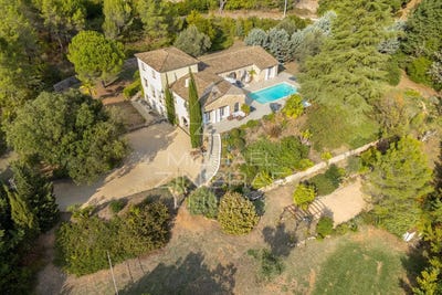 /international/fr/grasse-provence-alpes-cote-d-azur-310108667881/
