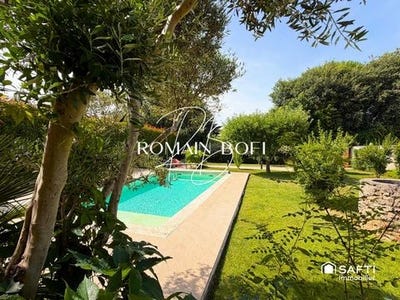 /international/fr/la-calmette-languedoc-roussillon-310108942045/