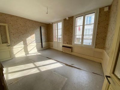 /international/fr/loches-centre-val-de-loire-310107332383/