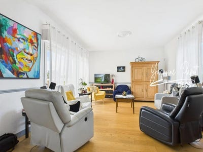 /international/fr/parthenay-charente-310107967045/
