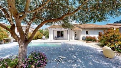 /international/fr/lagrasse-languedoc-roussillon-310107793551/