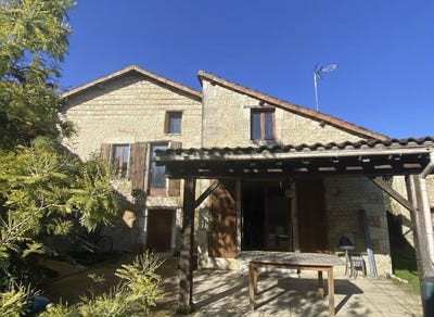 /international/fr/montmoreau-charente-310108788889/