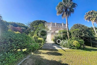 /international/fr/antibes-provence-alpes-cote-d-azur-310108433143/