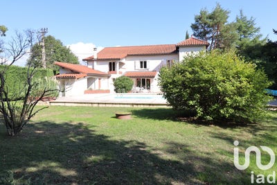 /international/fr/orleat-auvergne-310102701050/