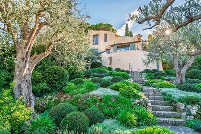 /international/fr/castellaras-hh-16315489-mougins-provence-alpes-cote-d-azur-310120505508/