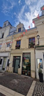 /international/fr/chinon-centre-val-de-loire-310098731957/?lang=zh-tw