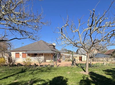 /international/fr/alligny-en-morvan-burgundy-310106826236/