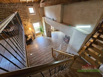 /international/fr/cour-et-buis-rhone-120090042523/