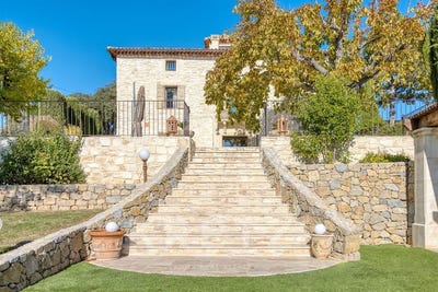 /international/fr/pierrevert-provence-alpes-cote-d-azur-310108675939/