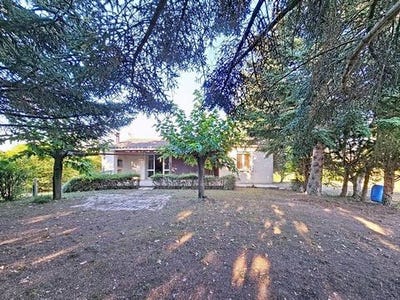 /international/fr/alzonne-languedoc-roussillon-310107529381/