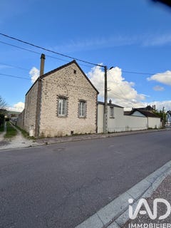 /international/fr/joigny-burgundy-310103711741/