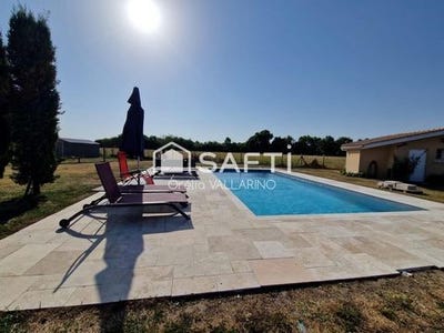 /international/fr/saint-genes-de-fronsac-aquitaine-310101498313/