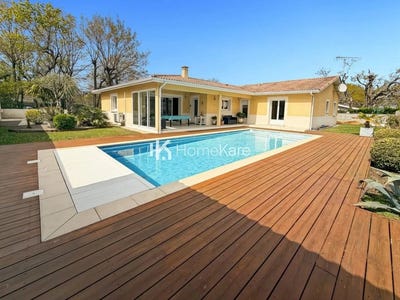 /international/fr/gujan-mestras-aquitaine-310108329215/
