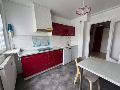 /international/fr/lons-le-saunier-franche-comte-310108554938/