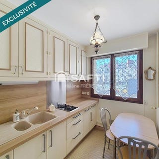 /international/fr/blois-centre-val-de-loire-310108271155/
