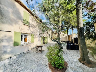 /international/fr/anduze-languedoc-roussillon-310098873141/