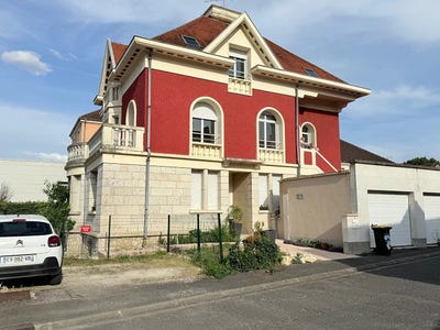 /international/fr/bourges-centre-val-de-loire-310100557854/