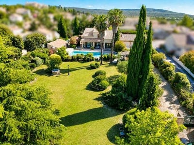 /international/fr/villeveyrac-languedoc-roussillon-310109799633/