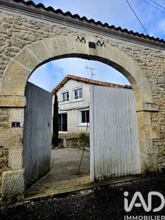/international/fr/saint-genis-d-hiersac-charente-310105433305/