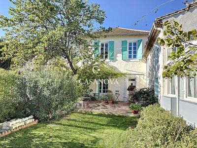 /international/fr/roujan-languedoc-roussillon-310108651486/