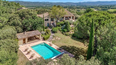 /international/fr/gordes-provence-alpes-cote-d-azur-310110359042/