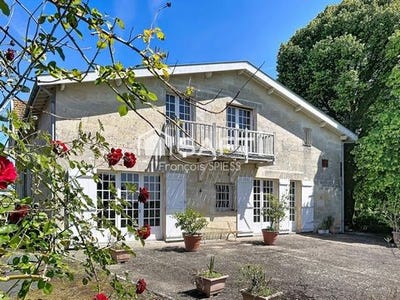 /international/fr/pompignac-aquitaine-310108313205/