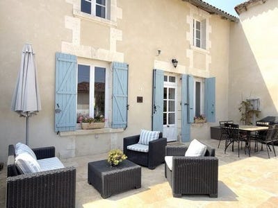 /international/fr/aubeterre-sur-dronne-charente-310100402724/