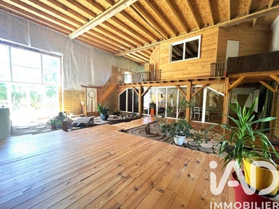 /international/fr/echassieres-auvergne-310107642240/