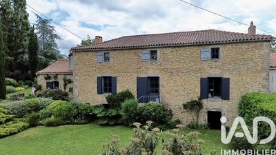 /international/fr/gourge-charente-310108102487/