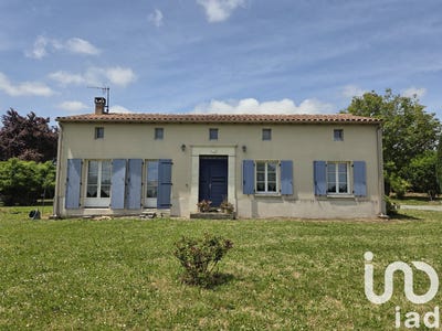 /international/fr/tugeras-saint-maurice-charente-310099944203/