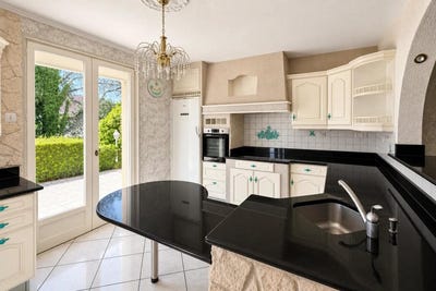 /international/fr/bessay-sur-allier-auvergne-310108526073/
