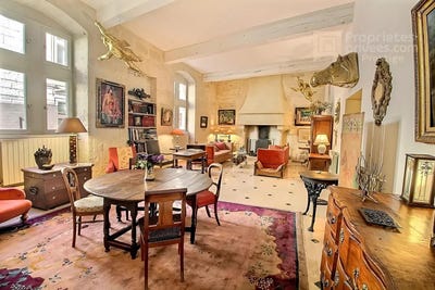 /international/fr/uzes-languedoc-roussillon-310104147218/