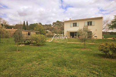 /international/fr/villecroze-provence-alpes-cote-d-azur-310099575277/