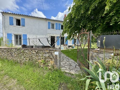 /international/fr/bazoges-en-pareds-pays-de-la-loire-120092381884/