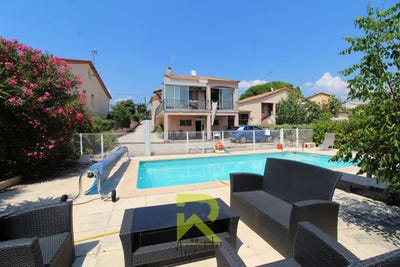 /international/fr/castelnau-de-guers-languedoc-roussillon-310109099128/