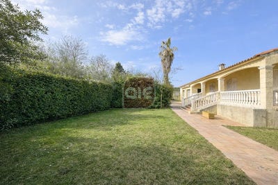 /international/fr/teyran-languedoc-roussillon-310106140146/