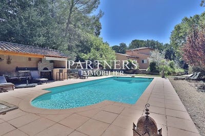 /international/fr/trets-provence-alpes-cote-d-azur-310110132548/