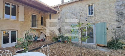 /international/fr/calvisson-languedoc-roussillon-310105995096/