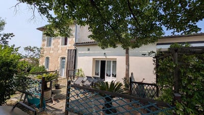 /international/fr/saint-caprais-de-blaye-aquitaine-310101133891/