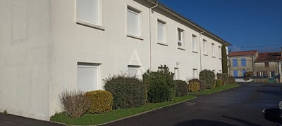 /international/fr/saint-jean-d-angely-charente-310108597393/
