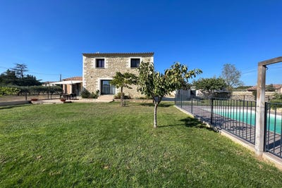 /international/fr/saint-quentin-la-poterie-languedoc-roussillon-310108133875/