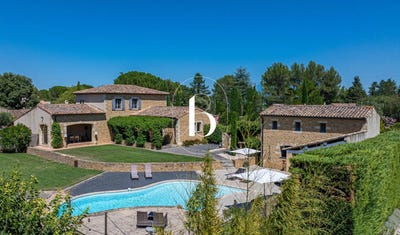 /international/fr/uzes-aquitaine-310109109357/
